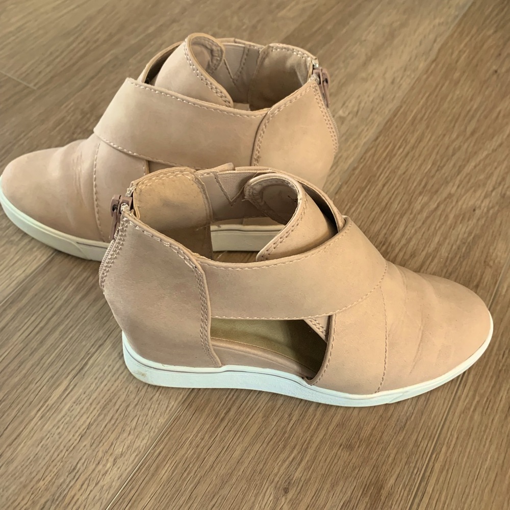 Wedge sneakers